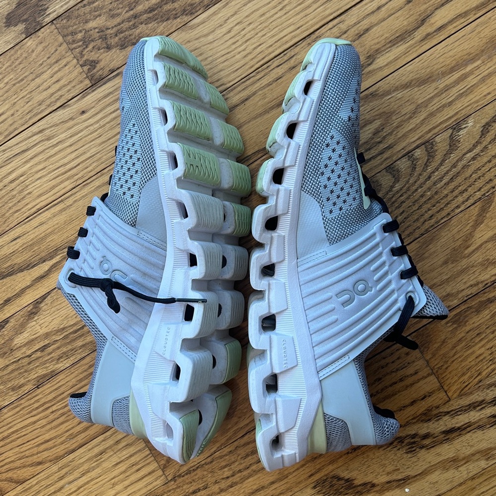 On Cloudswift Running Shoes - Picture 5 of 7